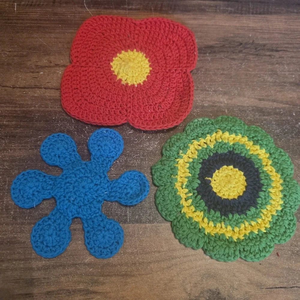Ikea LUSY Lot of 3 Patches 100%‎ Cotton Sewing Quilting Crafts Crocheted Flowers